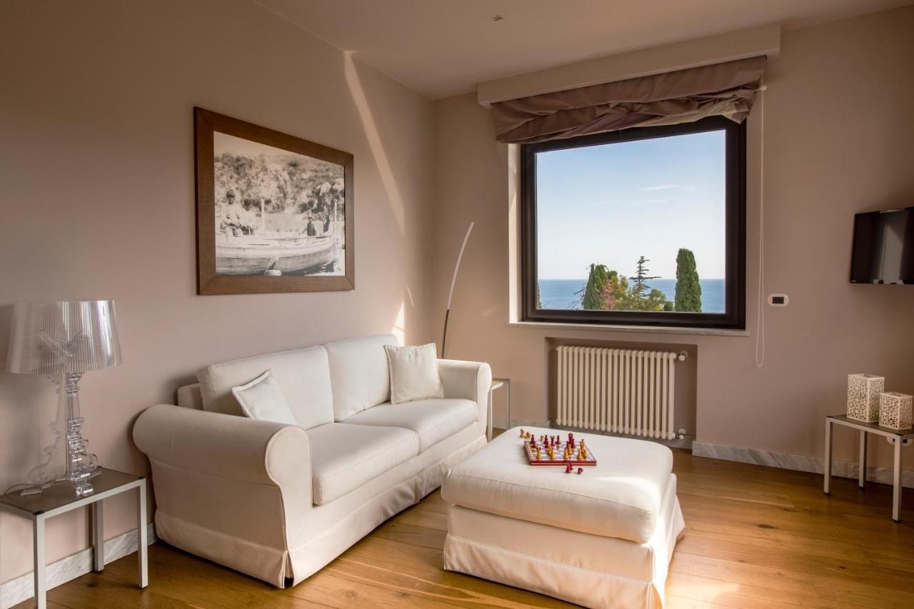 Appartement Fenetre sur le blue à Taormine Extérieur photo